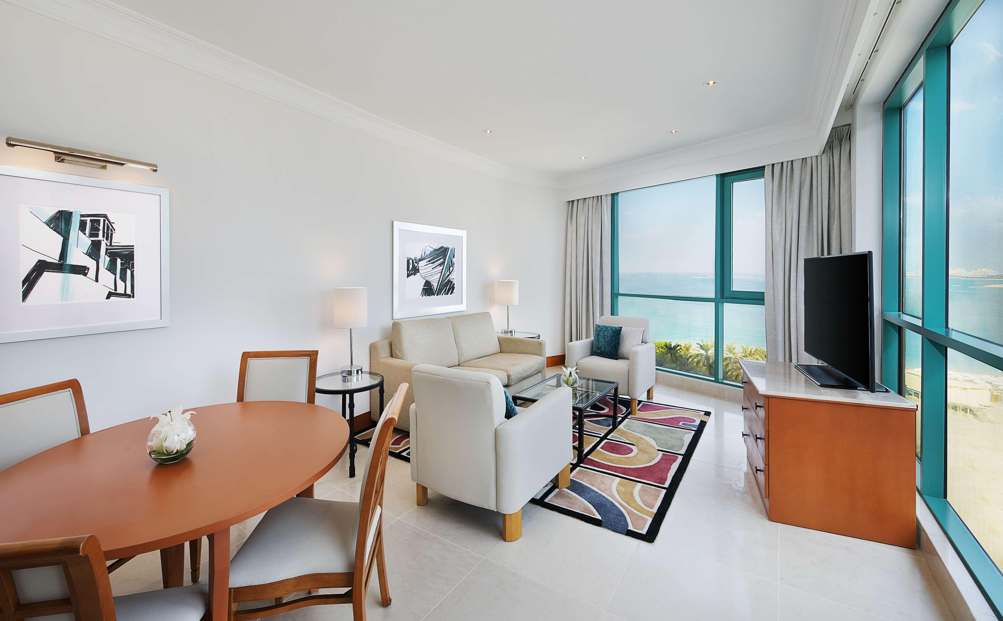 Hilton Dubai Jumeirah Exterior foto Living room
