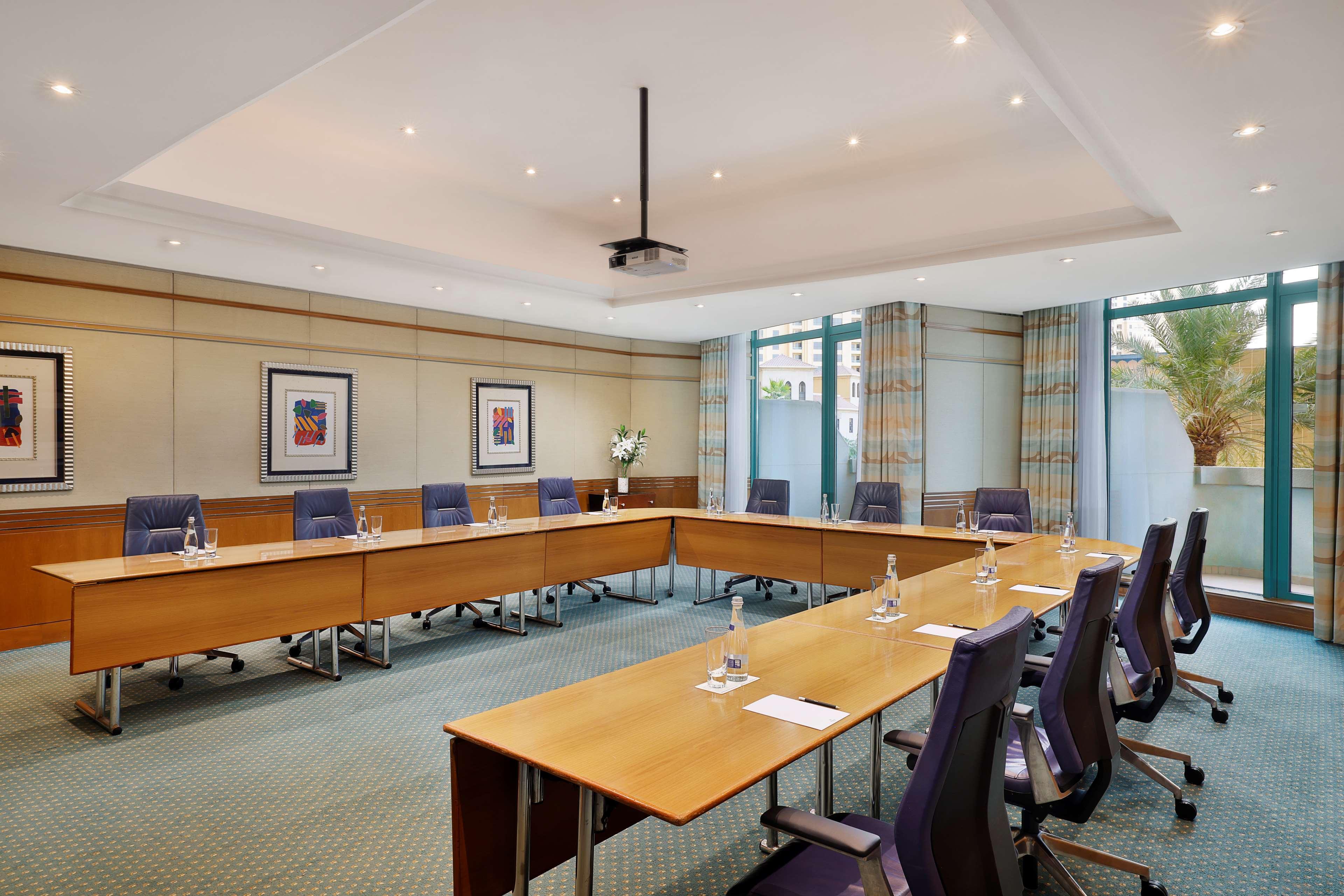 Hilton Dubai Jumeirah Exterior foto Meeting room