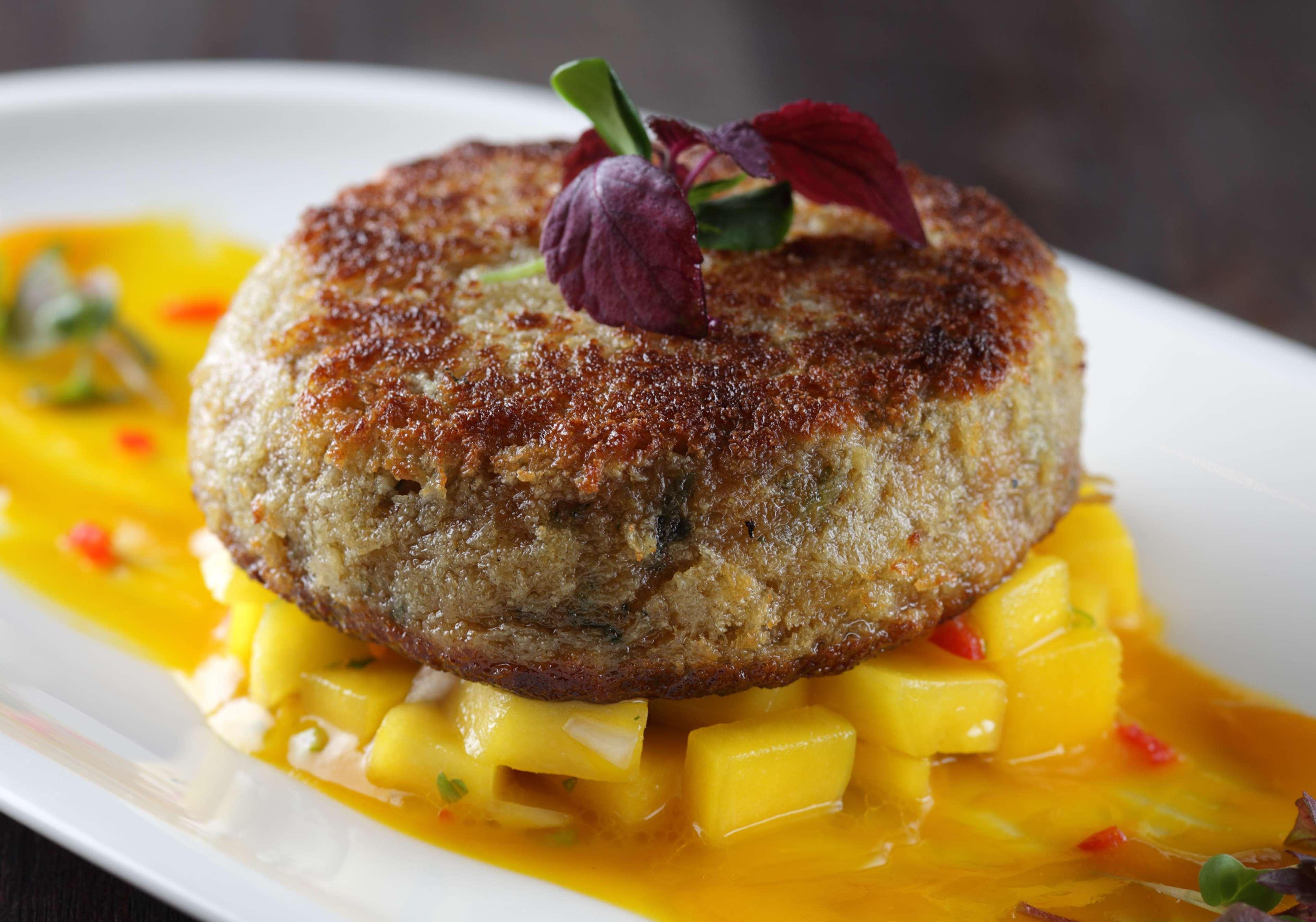 Hilton Dubai Jumeirah Exterior foto Crab cake