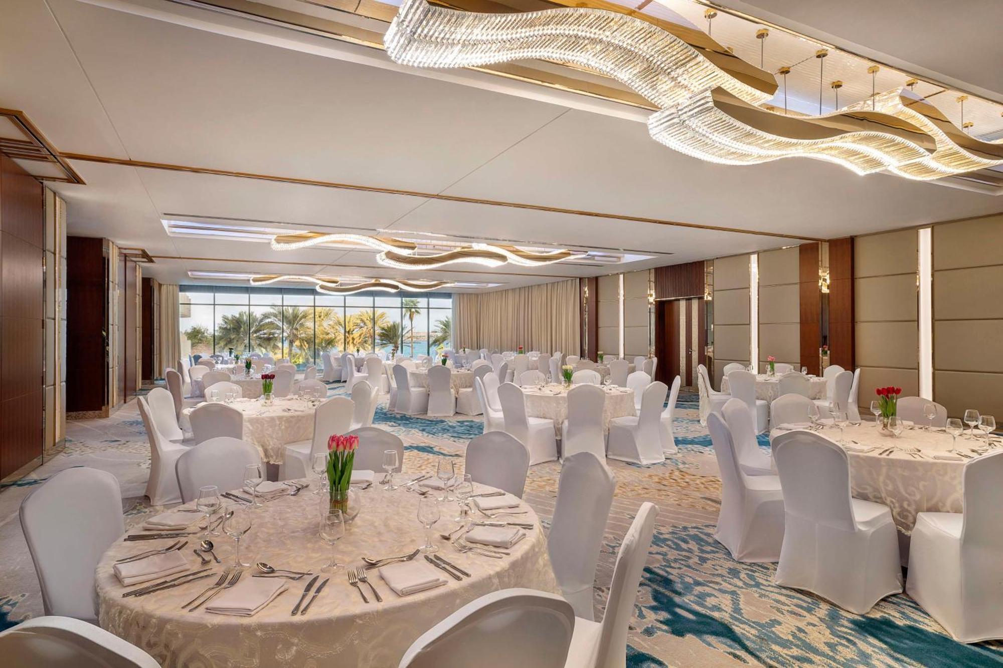 Hilton Dubai Jumeirah Exterior foto Ballroom