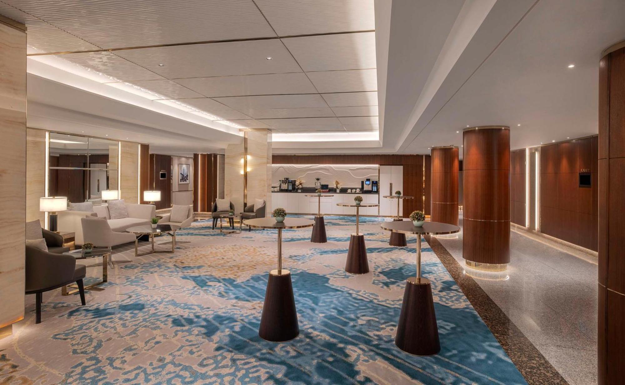 Hilton Dubai Jumeirah Exterior foto The lobby of the hotel