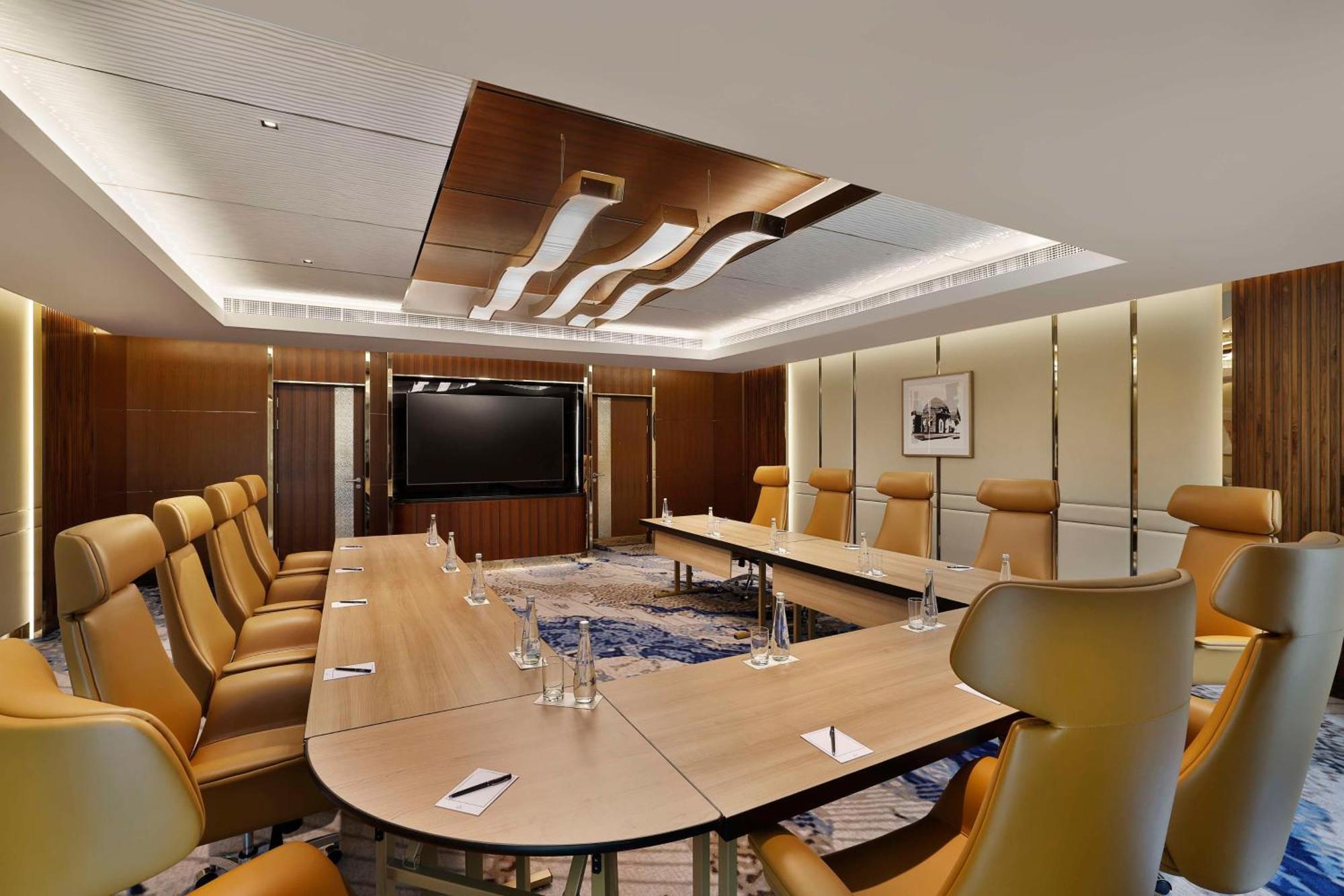 Hilton Dubai Jumeirah Exterior foto Boardroom